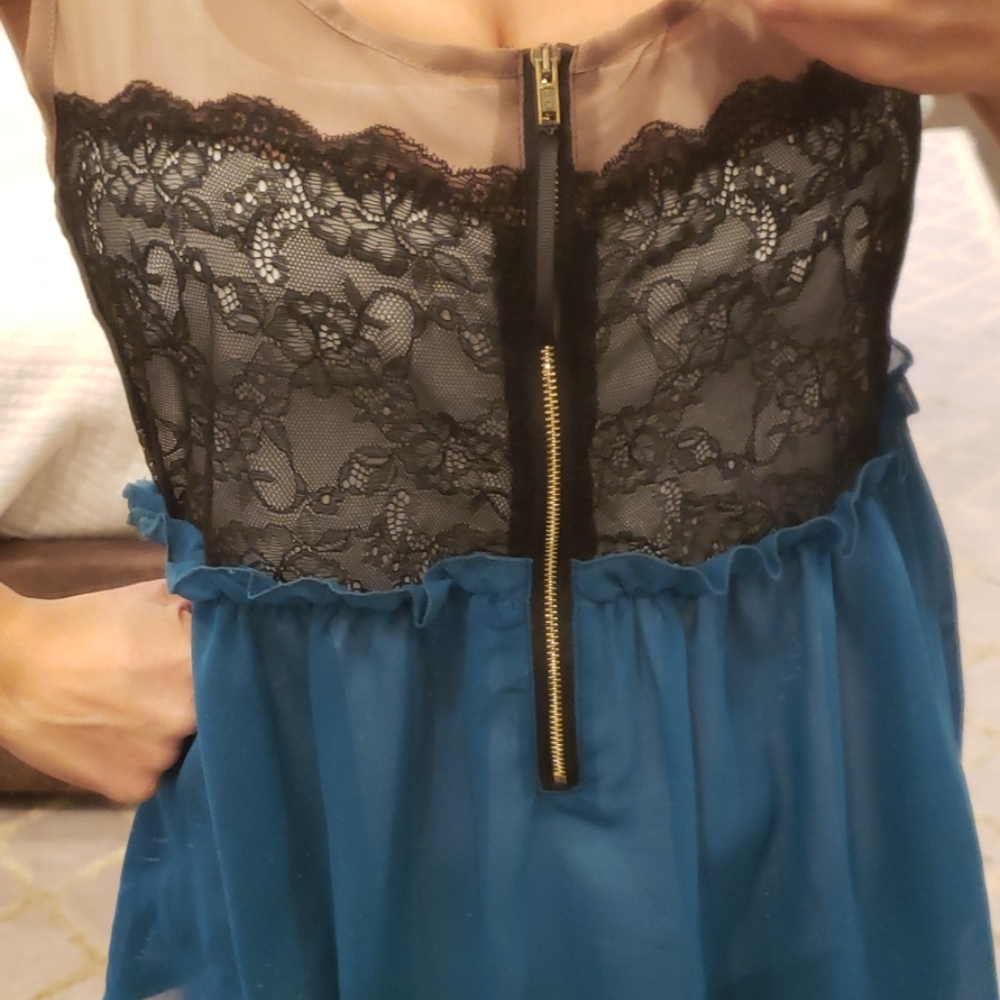 WOMEN'S SHEER BLACK LACE BLOUSE - Picture 2 of 4